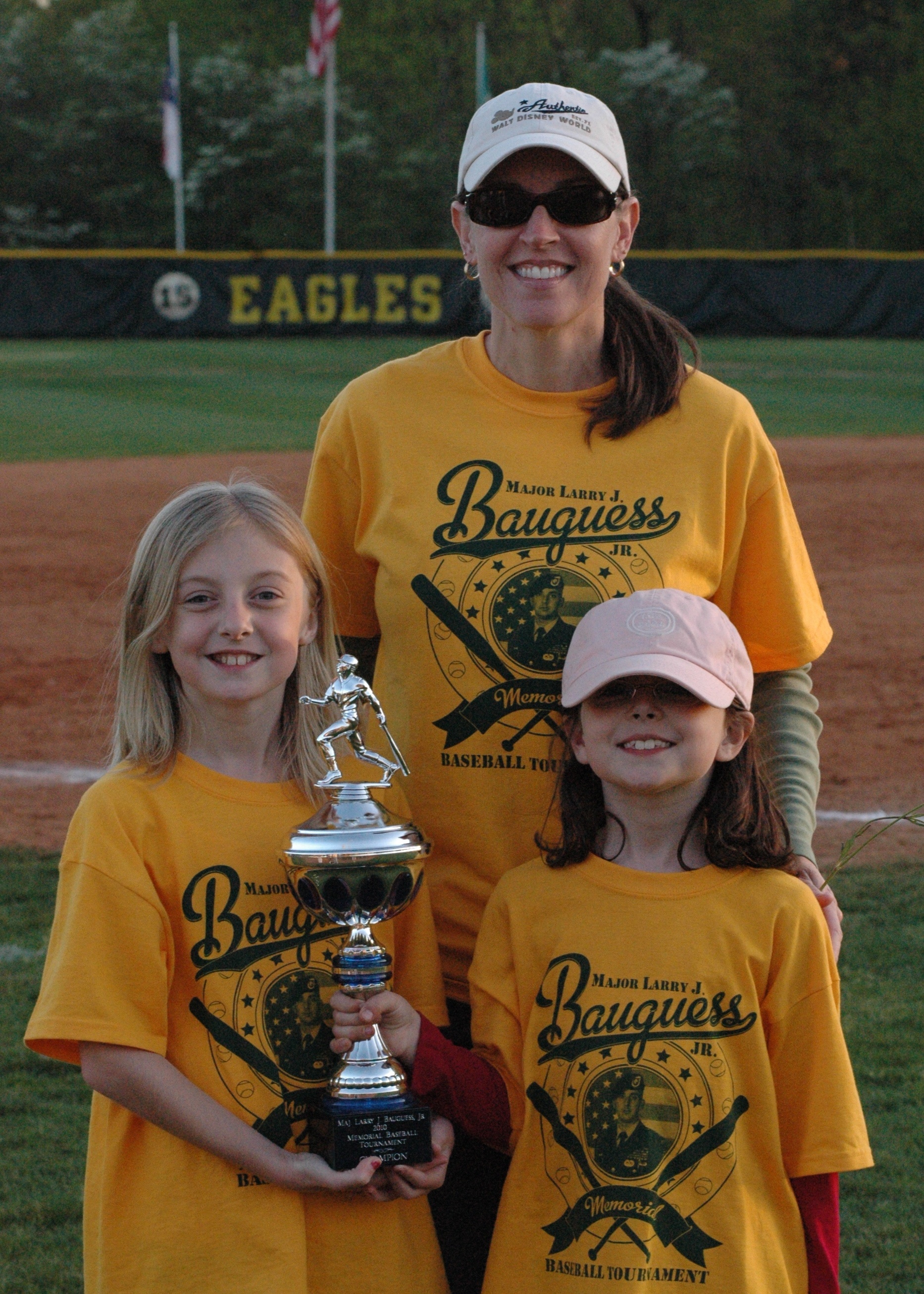 girls & trophy